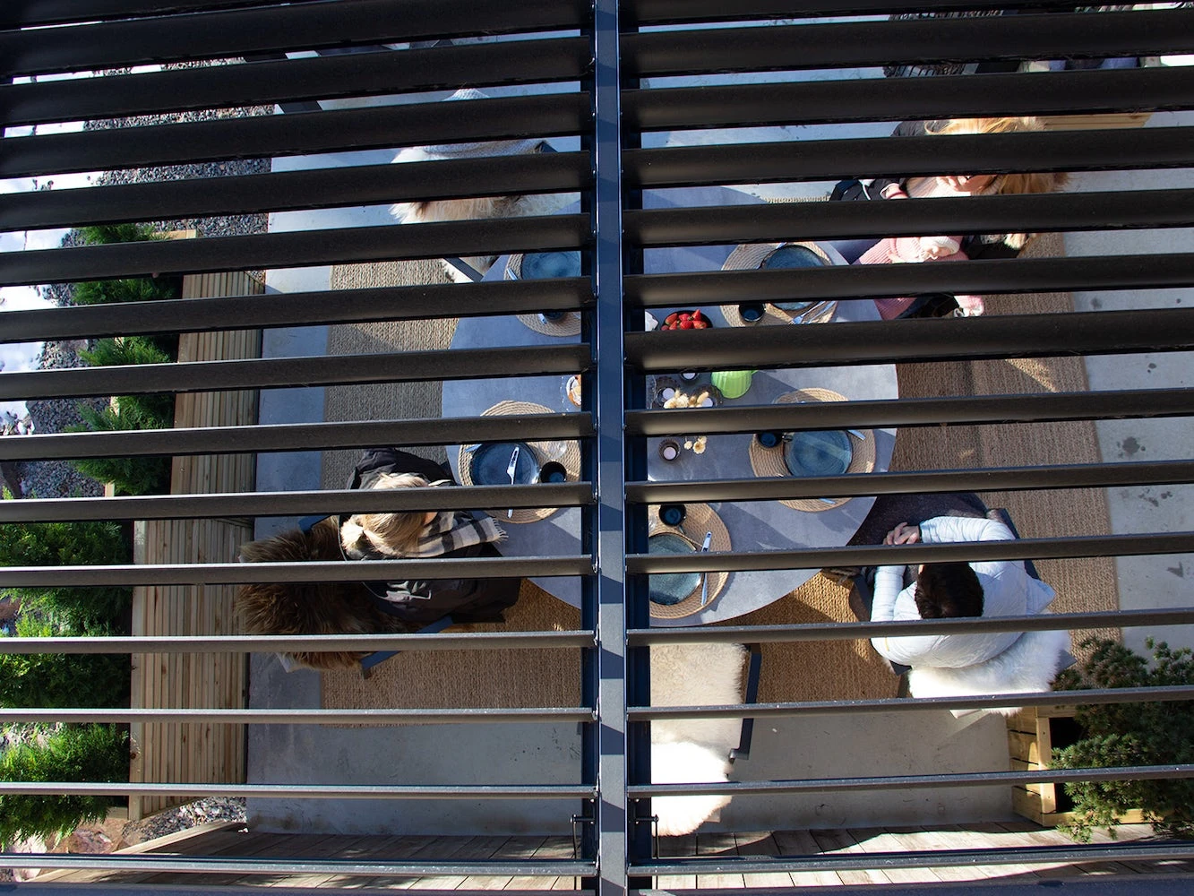 Aluminium Pergola Met Lamellen Zwart 400 x 300 cm - Afbeelding 11